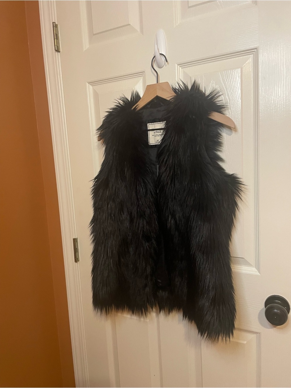 Abercrombie & Fitch Faux Fur Satin Vest in Black Mobwife Size Medium NWT - Picture 3 of 8